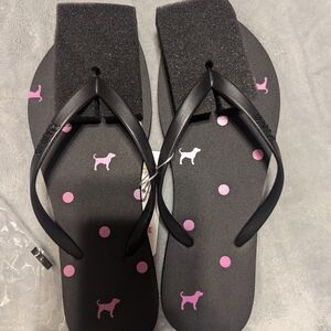 NEW VS PINK FLIP FLOPS